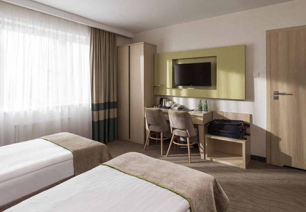Hotel Antares 10/50