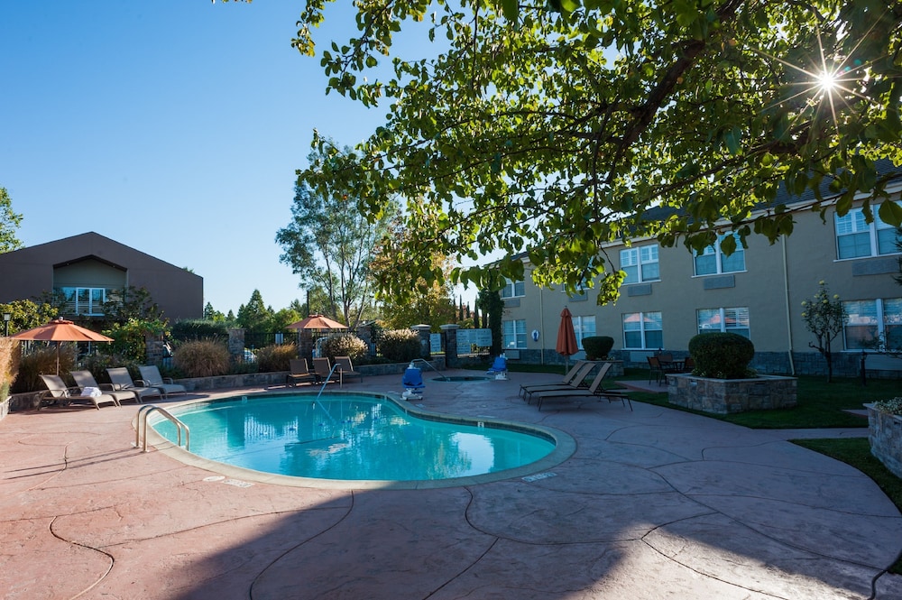 Hotel Indigo Napa Valley 1/62