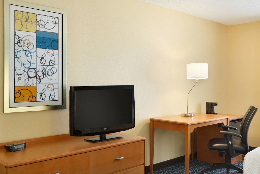 Fairfield Inn Suites Colorado Springs Air Force Academy 31/33
