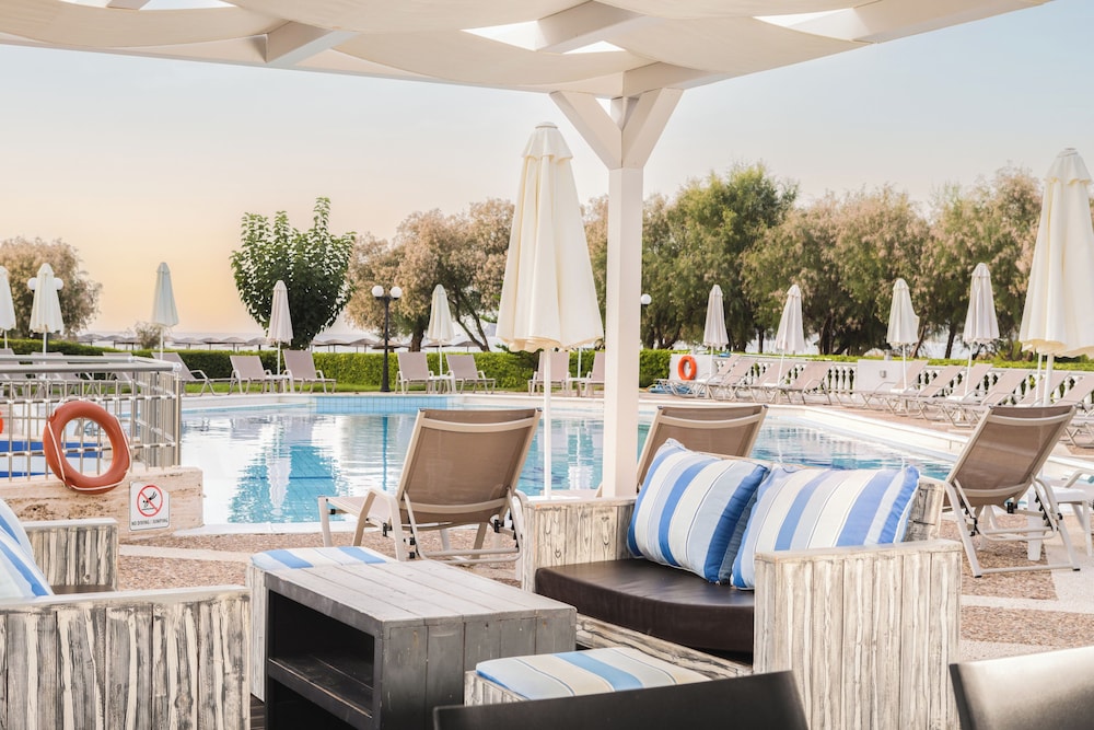 Kalamaki Beach Hotel 42/50