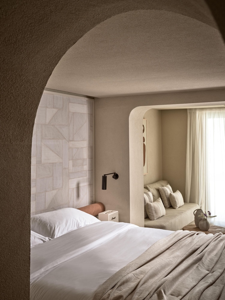 Island, King Bed, Inland View, Private Pool