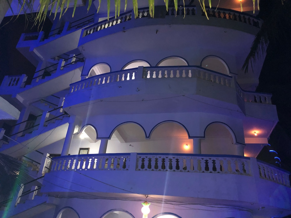 Swati Hotel 2/72