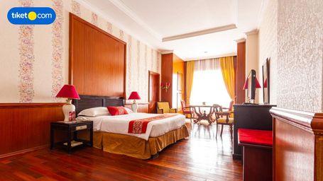 Deluxe, Double or Twin Bed, Smoking