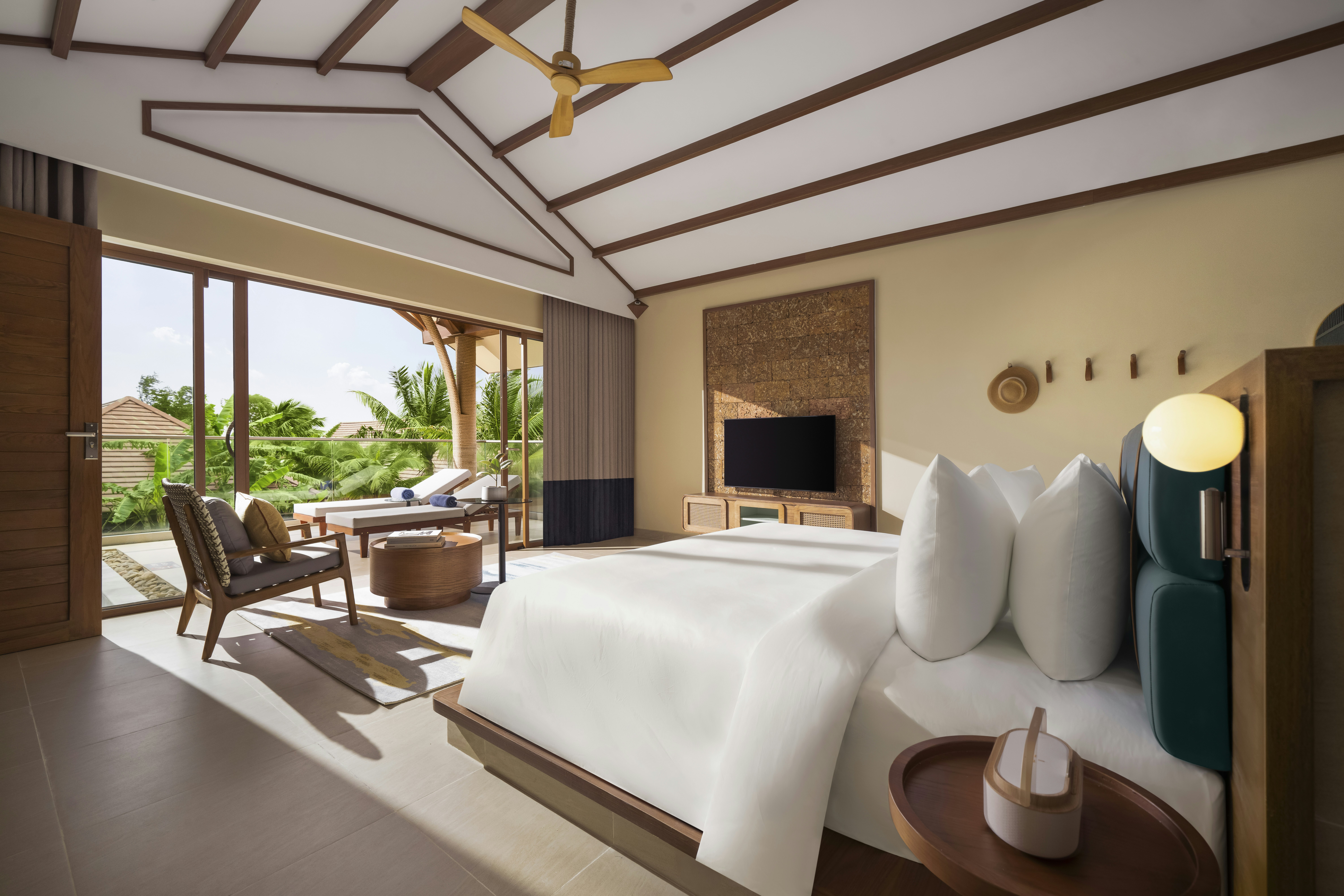 1 Bedroom, Suite, Outdoor Pool, Balcony