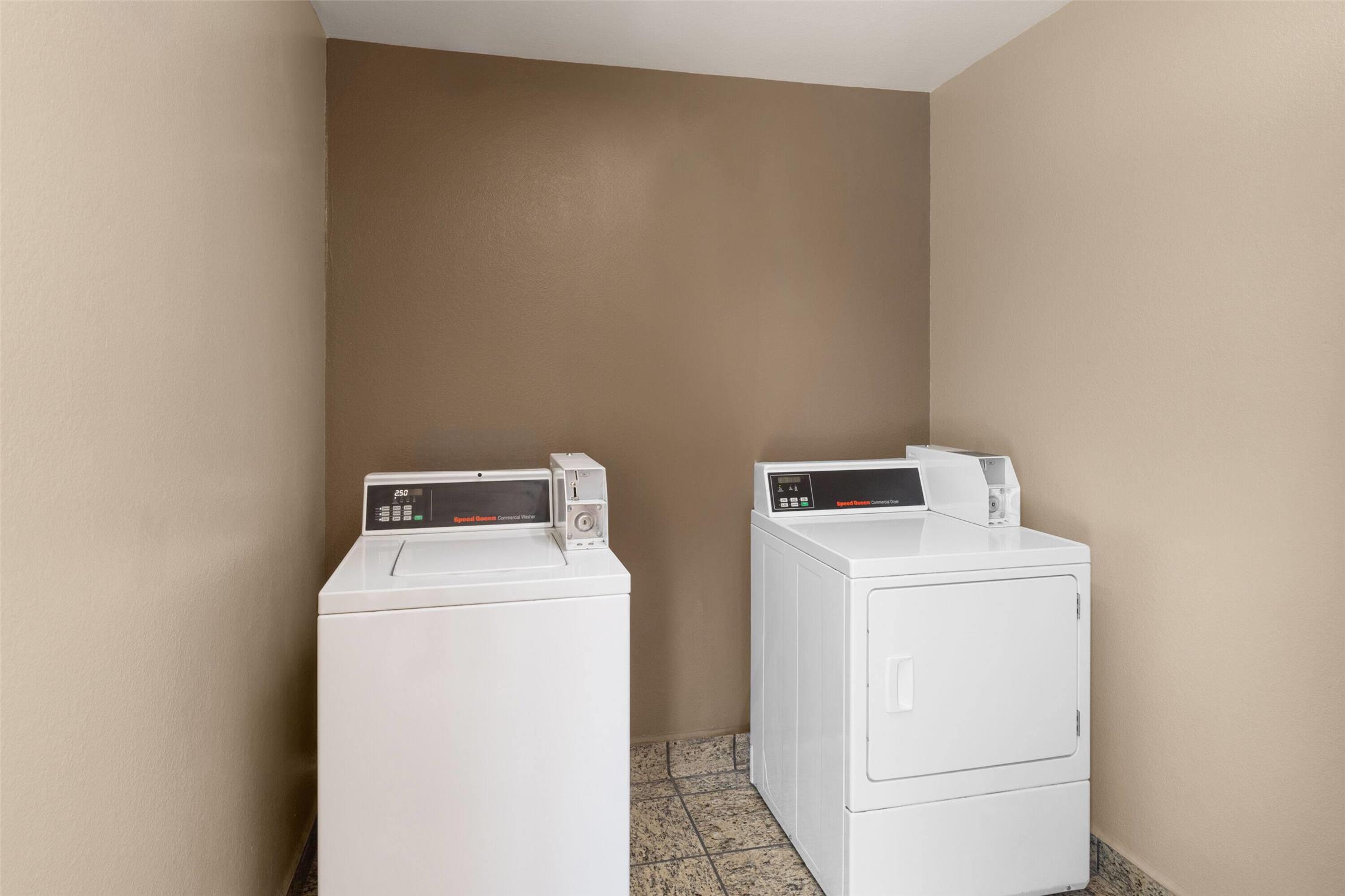 Super 8 by Wyndham Casa Grande 8/16