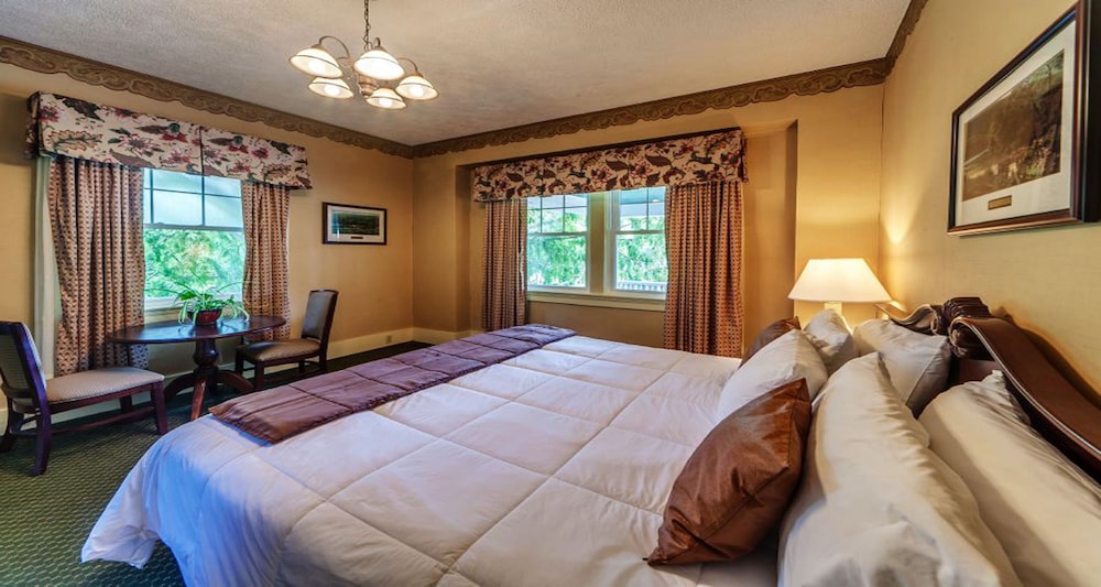 Standard, King Bed