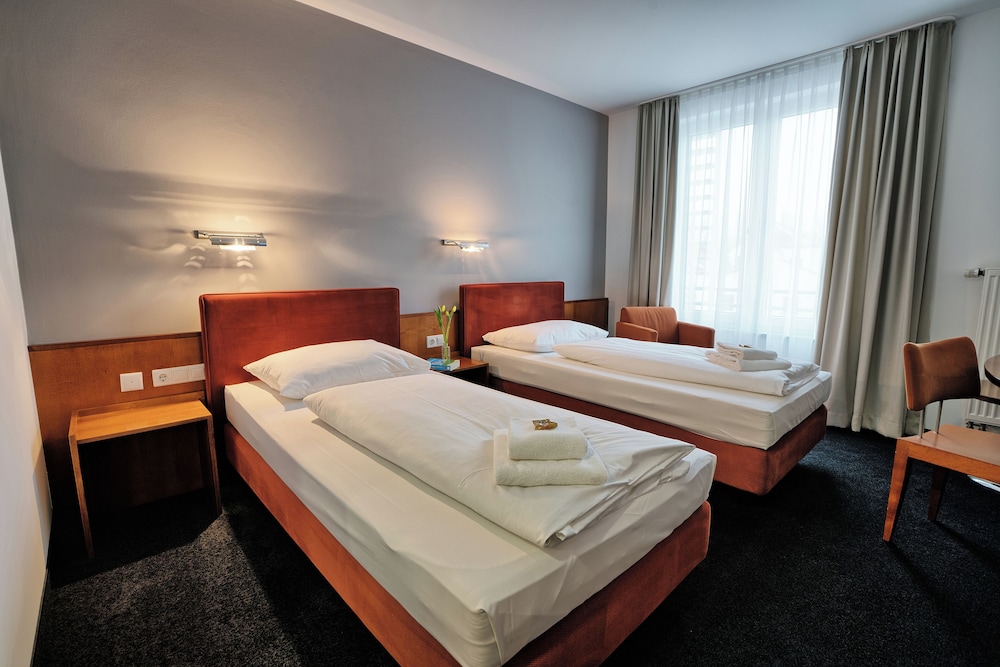 Hotel4you 7/50