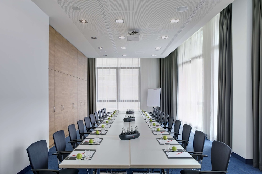 InterCity Hotel Berlin Hauptbahnhof 25/35