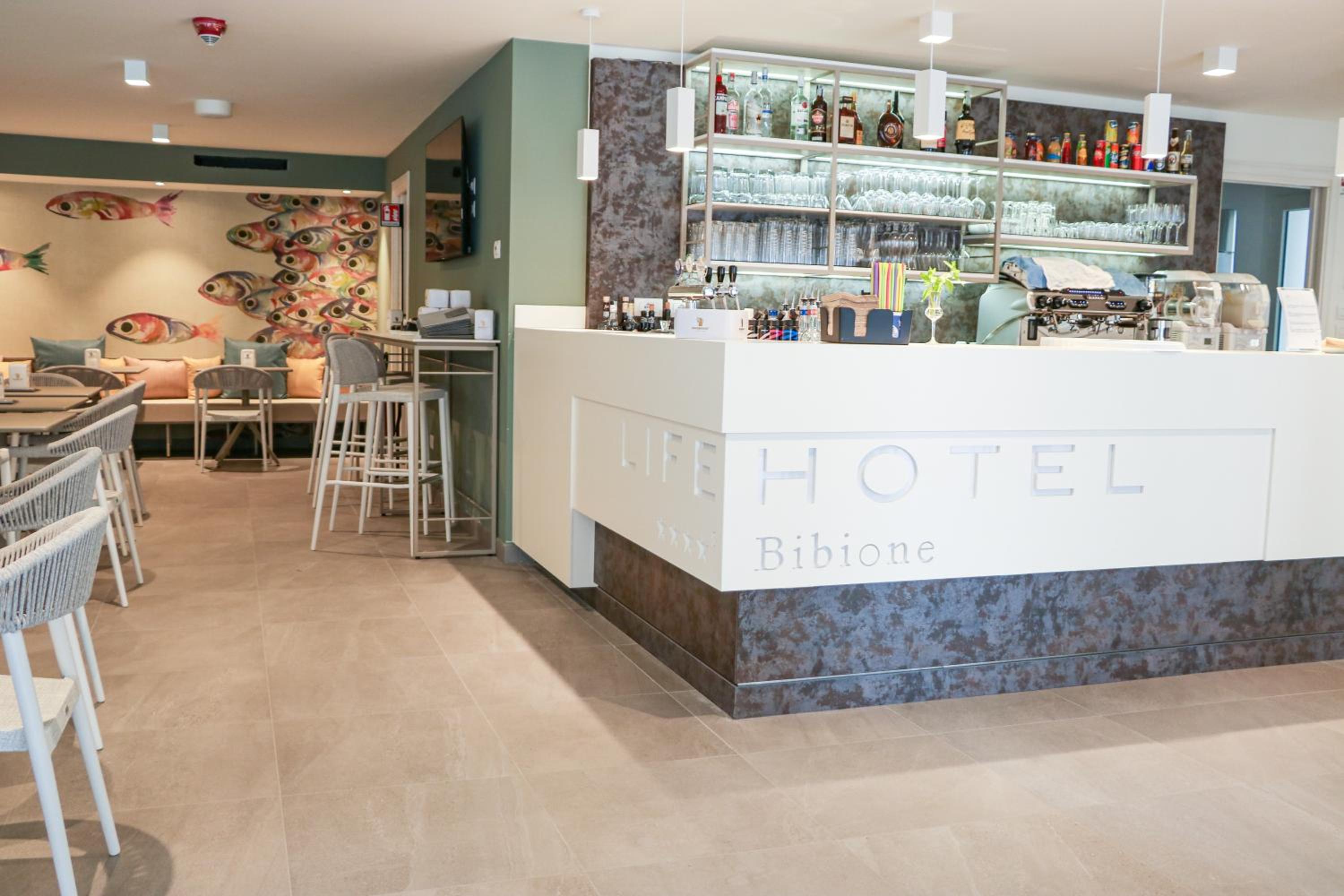 Life Hotel 10/50