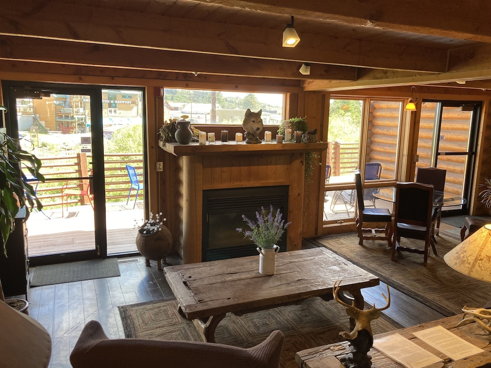 The Boulder Creek Lodge 36/64