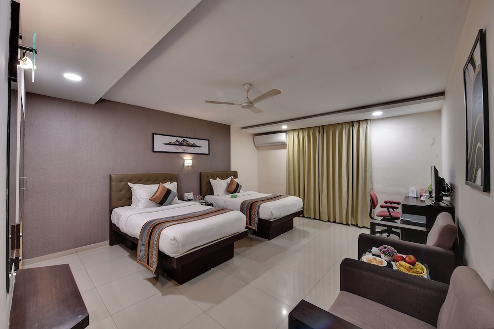 Click Hotel Yuvraj 23/46