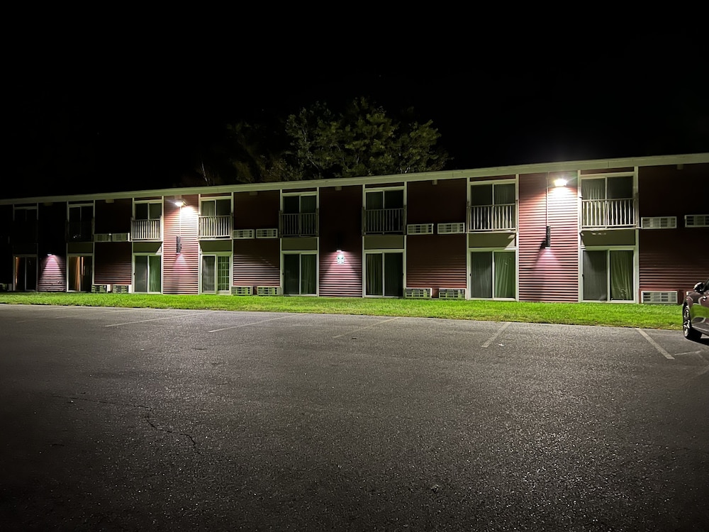 Putney Inn 2/39
