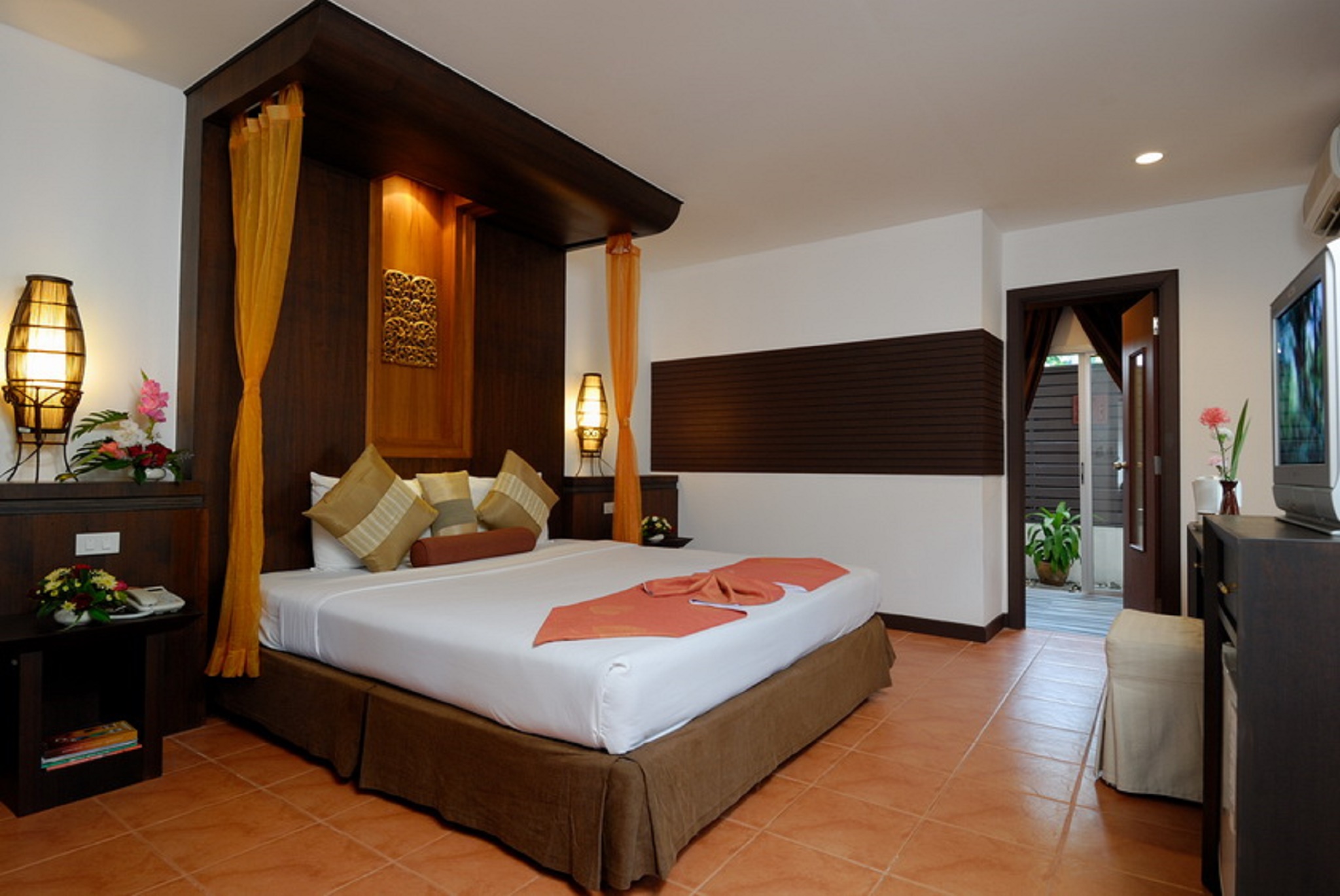 Courtyard Deluxe