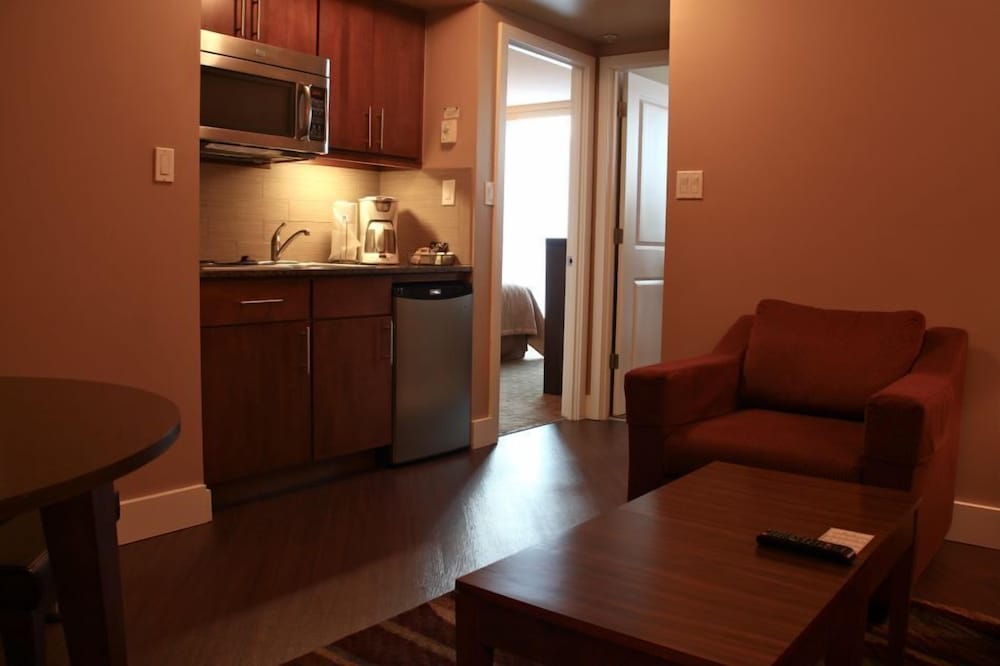 Rosedale Condominiums 44/60
