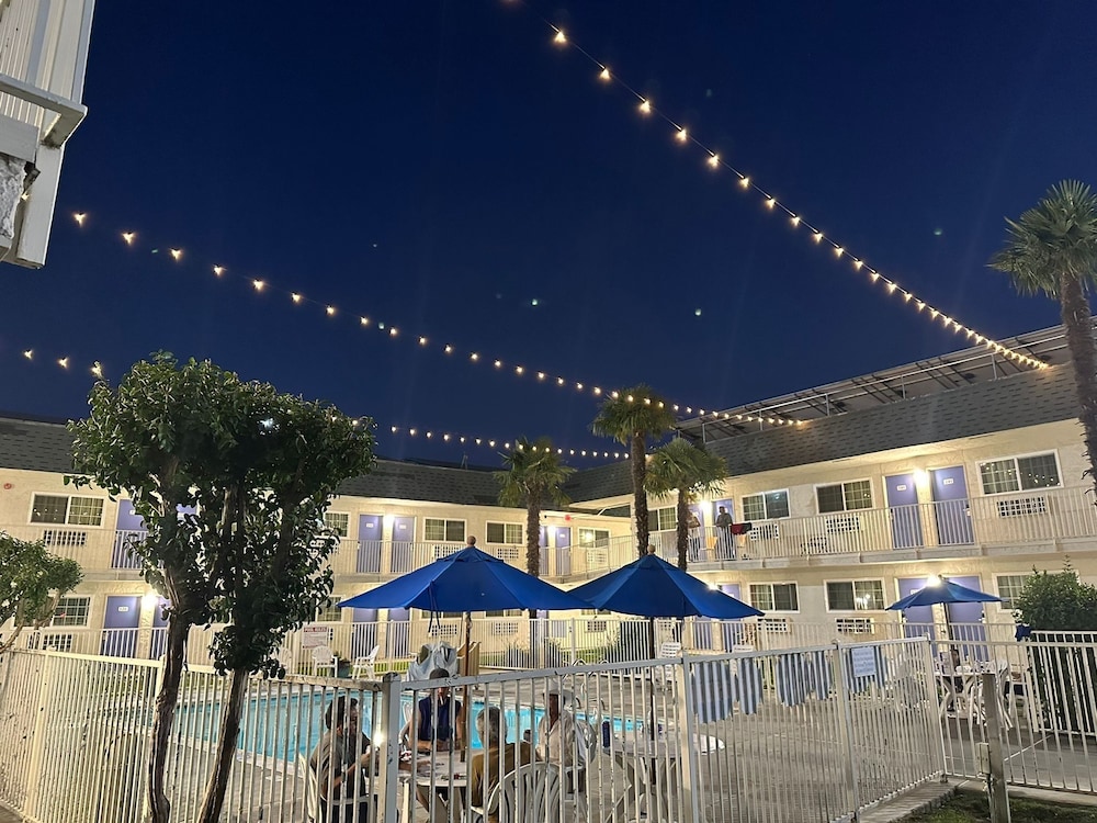 Motel 6 Davis - Sacramento Area 51/58