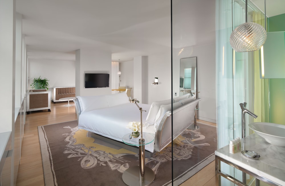 Sanderson London 11/47