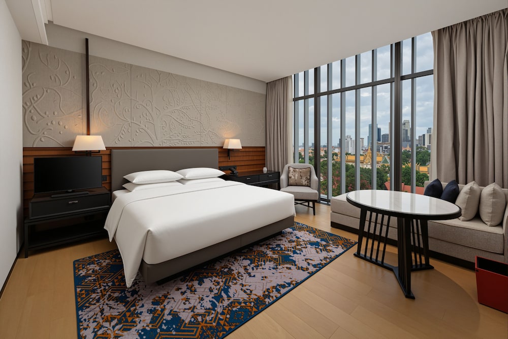 Hyatt Regency Phnom Penh 20/72