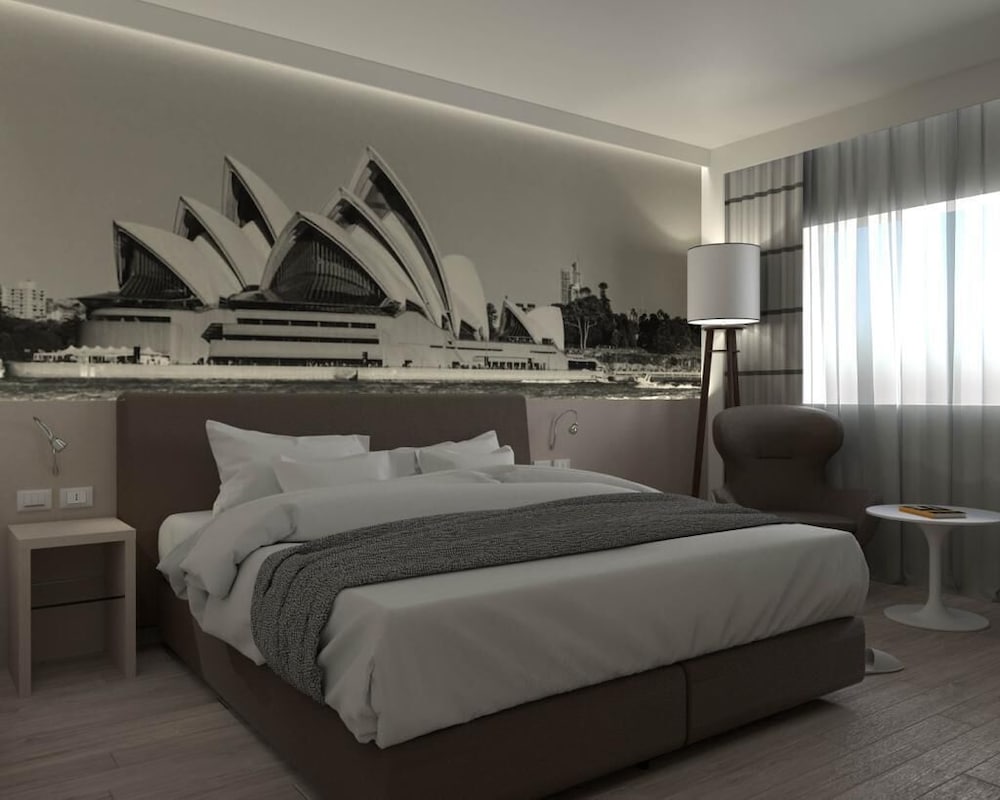 The Sydney (ex Novotel Bologna Fiera) 30/69