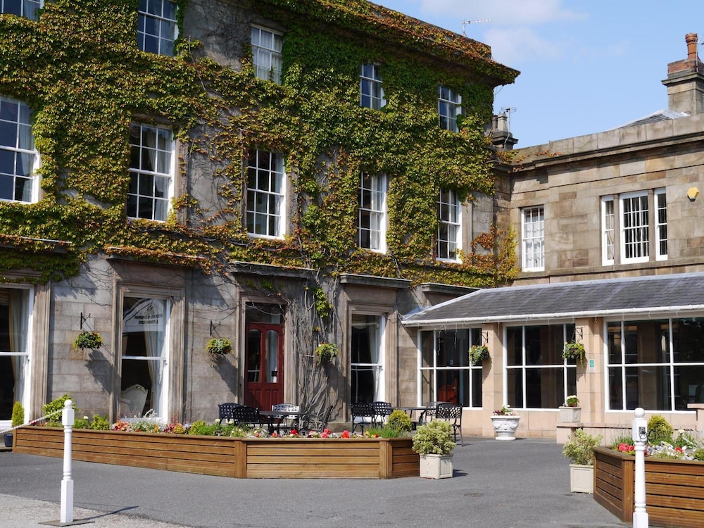 Shaw Hill Golf Resort & Spa Hotel 2/50