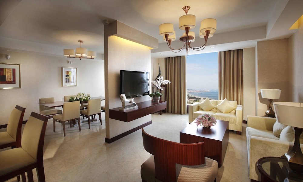 Crowne Plaza Yantai Seaview 50/82