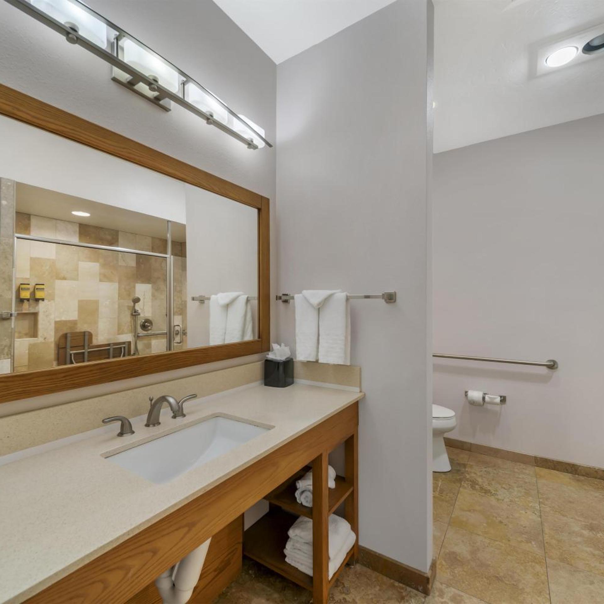 Room, King Bed, Accessible, Best Western Plus Northwoods Inn 6/7