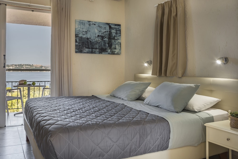 Panorama Fanari Studios Apartments 28/77