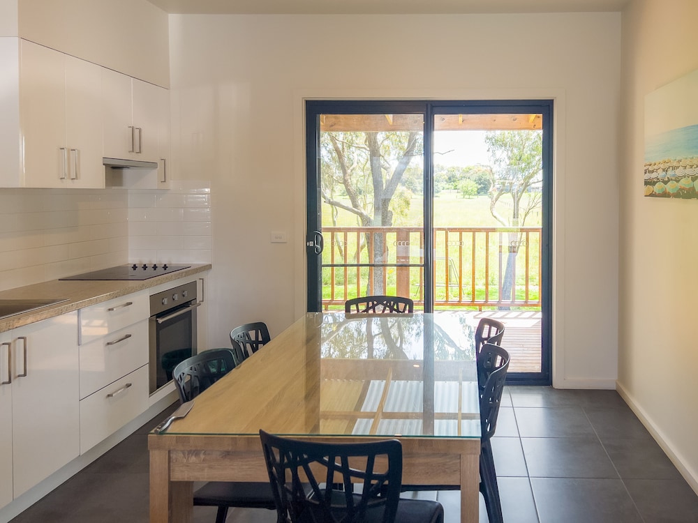 Port Fairy Motor Inn 48/63