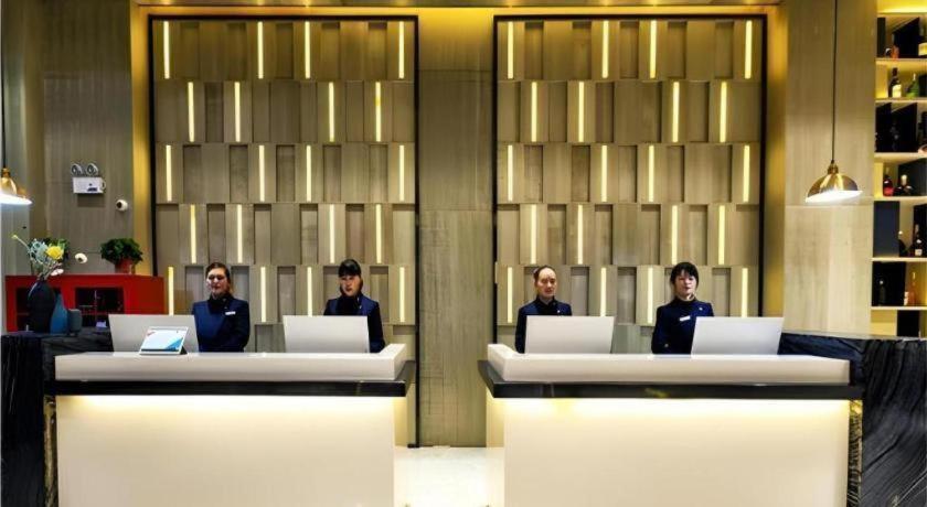 Echarm Hotel Yingshang Wuzhou Wanhui Square 6/50