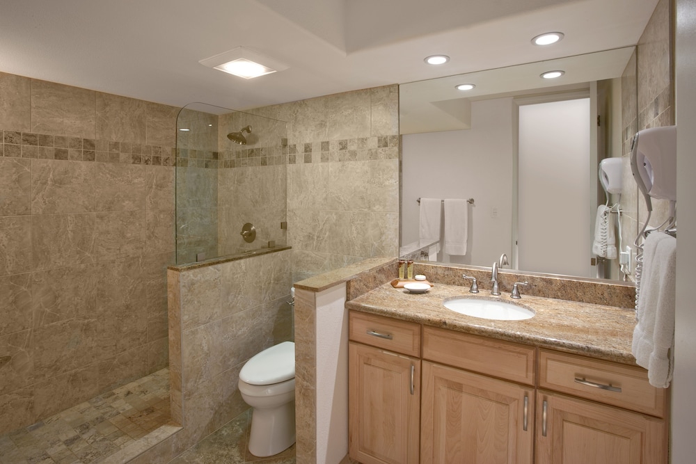 Lahaina Shores Beach Resort 55/57