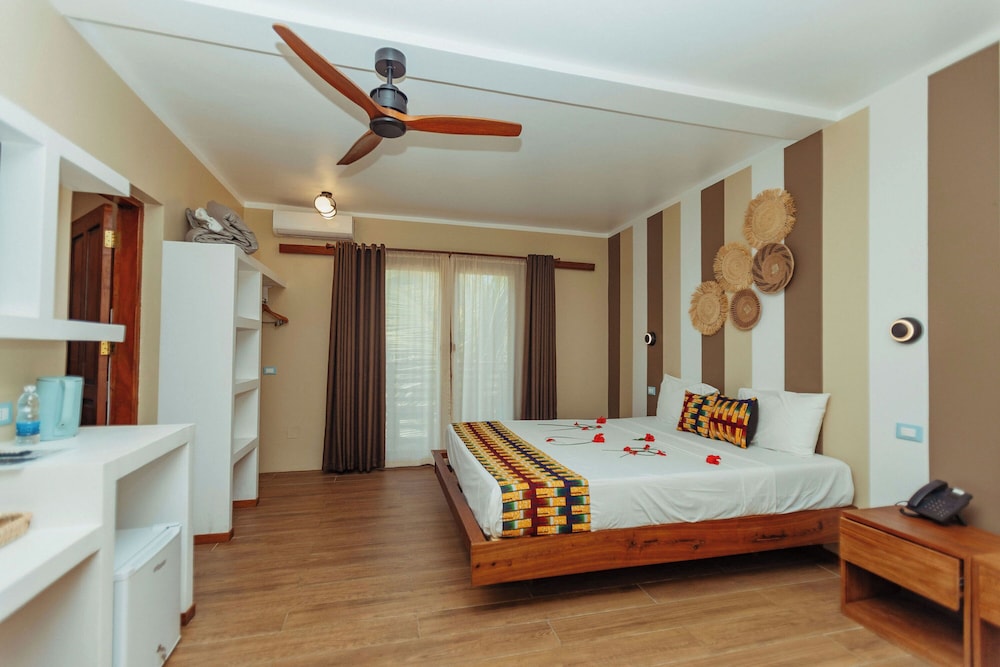 Blackstone Beach Resort 10/40