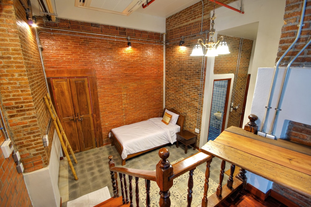 Saengpanya Home Boutique Hotel 53/65