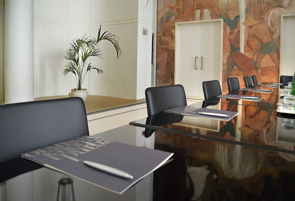 Hotel Palazzo Esedra 39/44