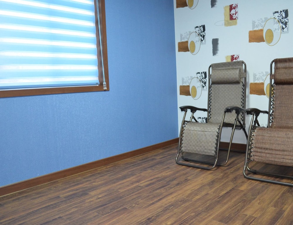 Pension Cafe Yoon & Park 56/74