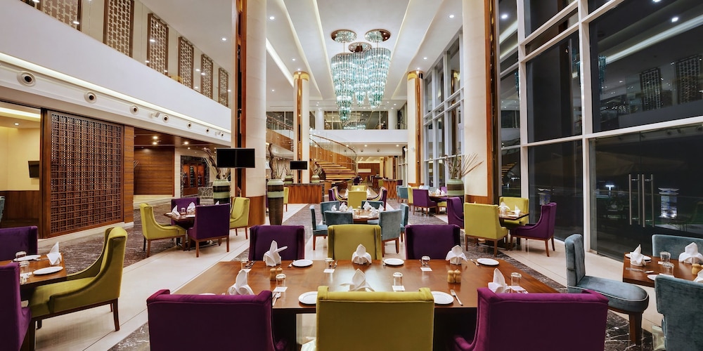 Sayaji Hotel 27/36