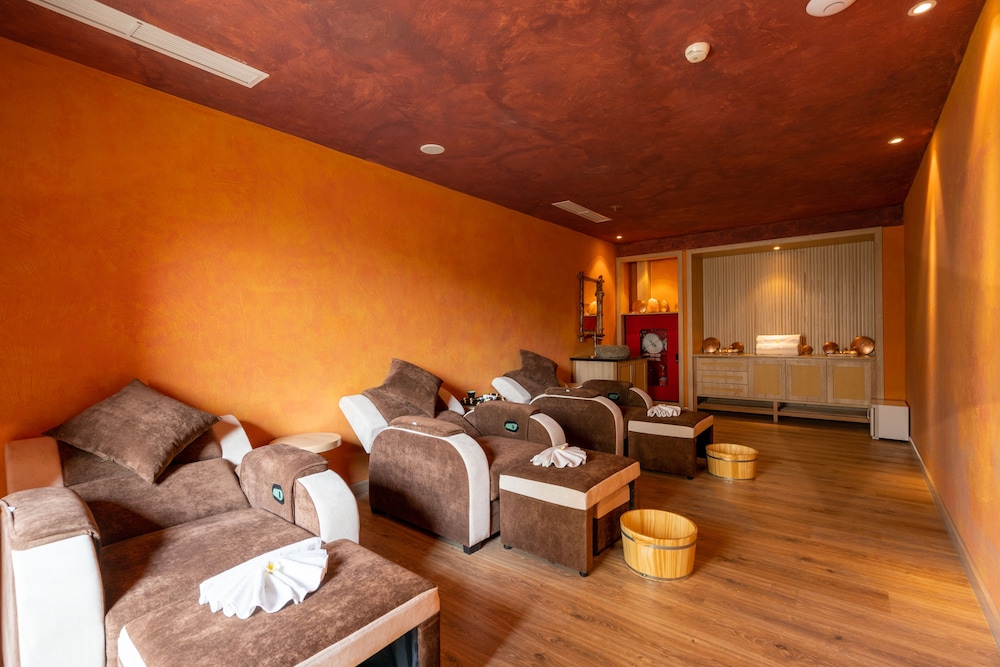 Sala Grand TuyHoa Hotel 14/50