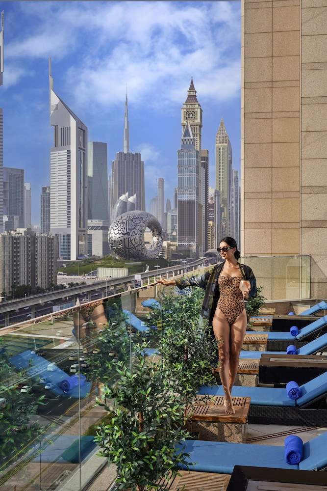 swimming pool spa