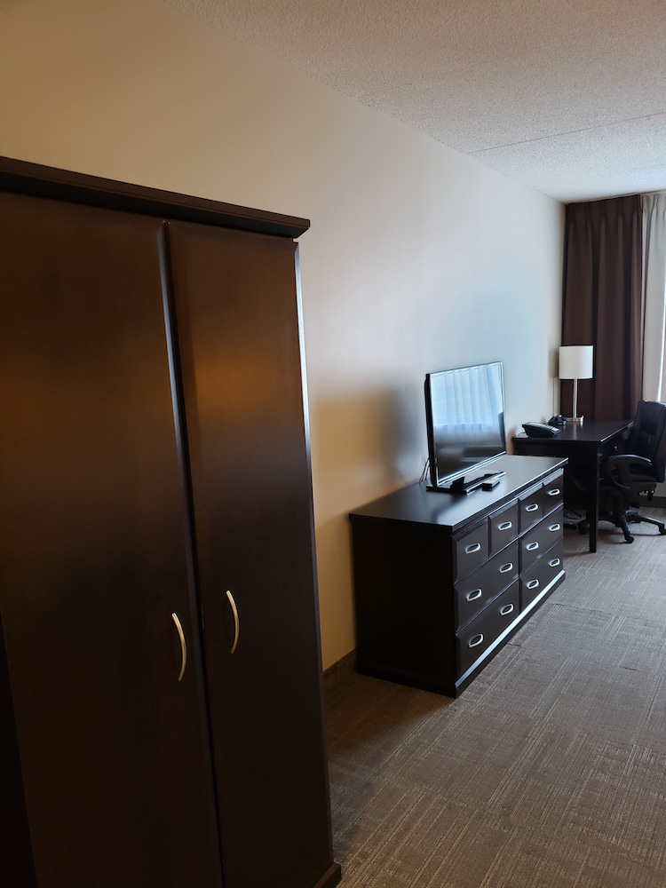 Canad Inns Destination Centre Health Sciences Centre 33/44