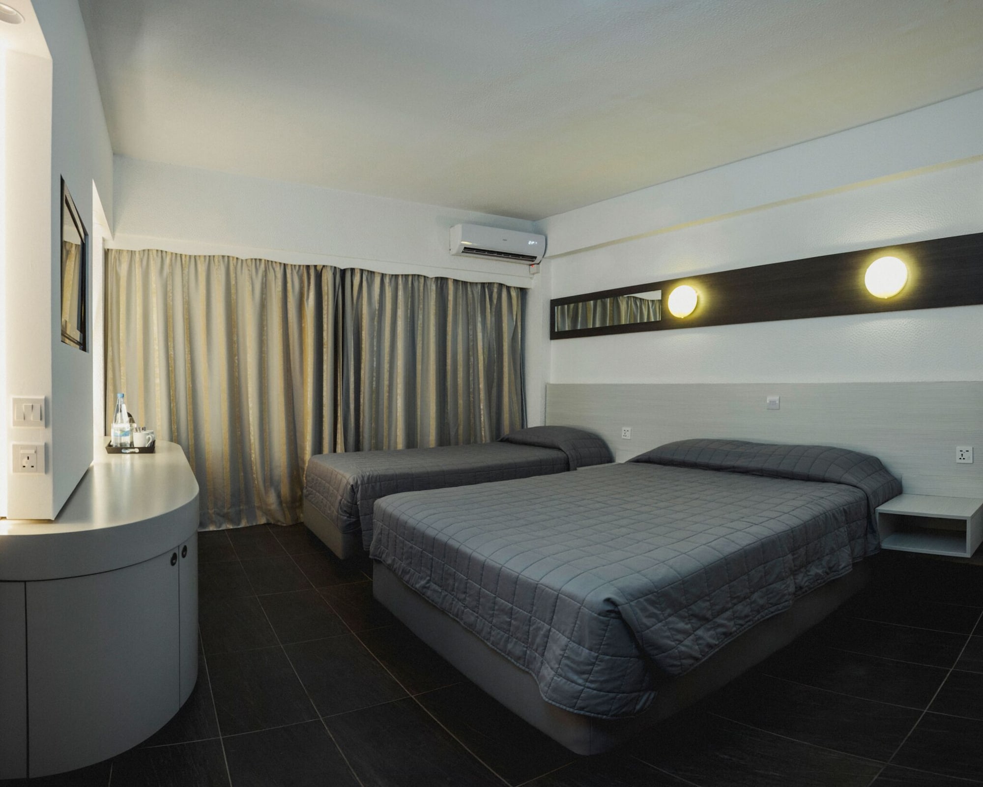 SUPERIOR, TWIN BEDS, POOL VIEW