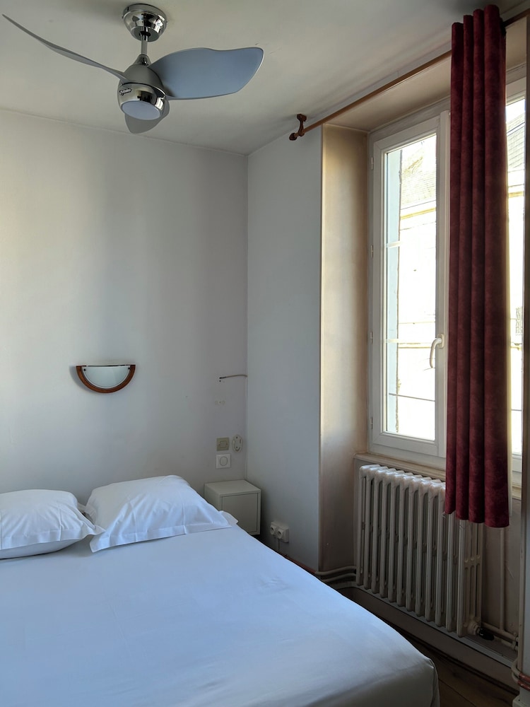 Hotel de Verdun 10/55