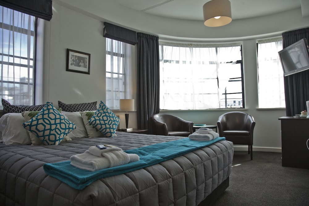 DELUXE, DOUBLE BED