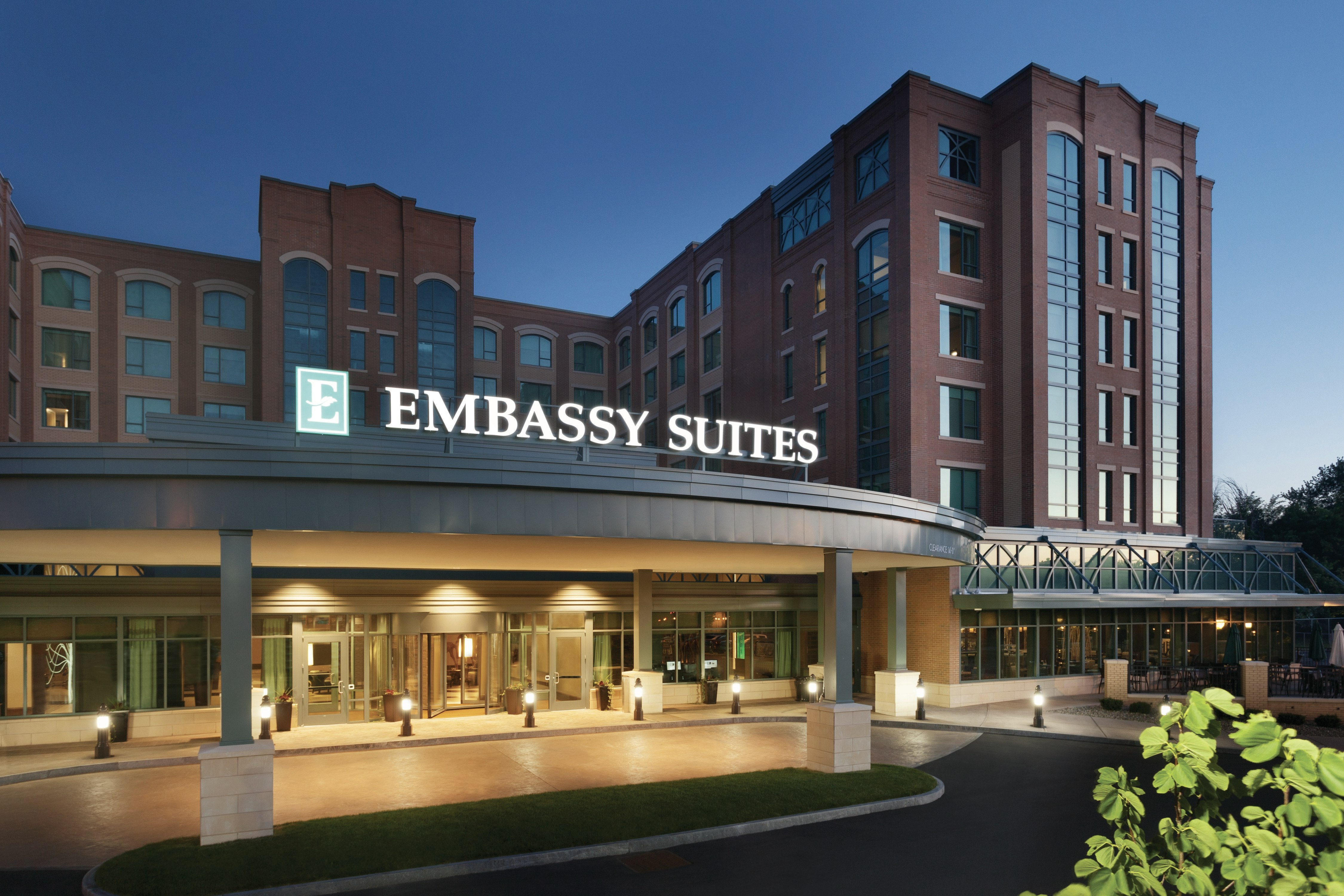 Embassy Suites Saratoga Springs NY 2/56