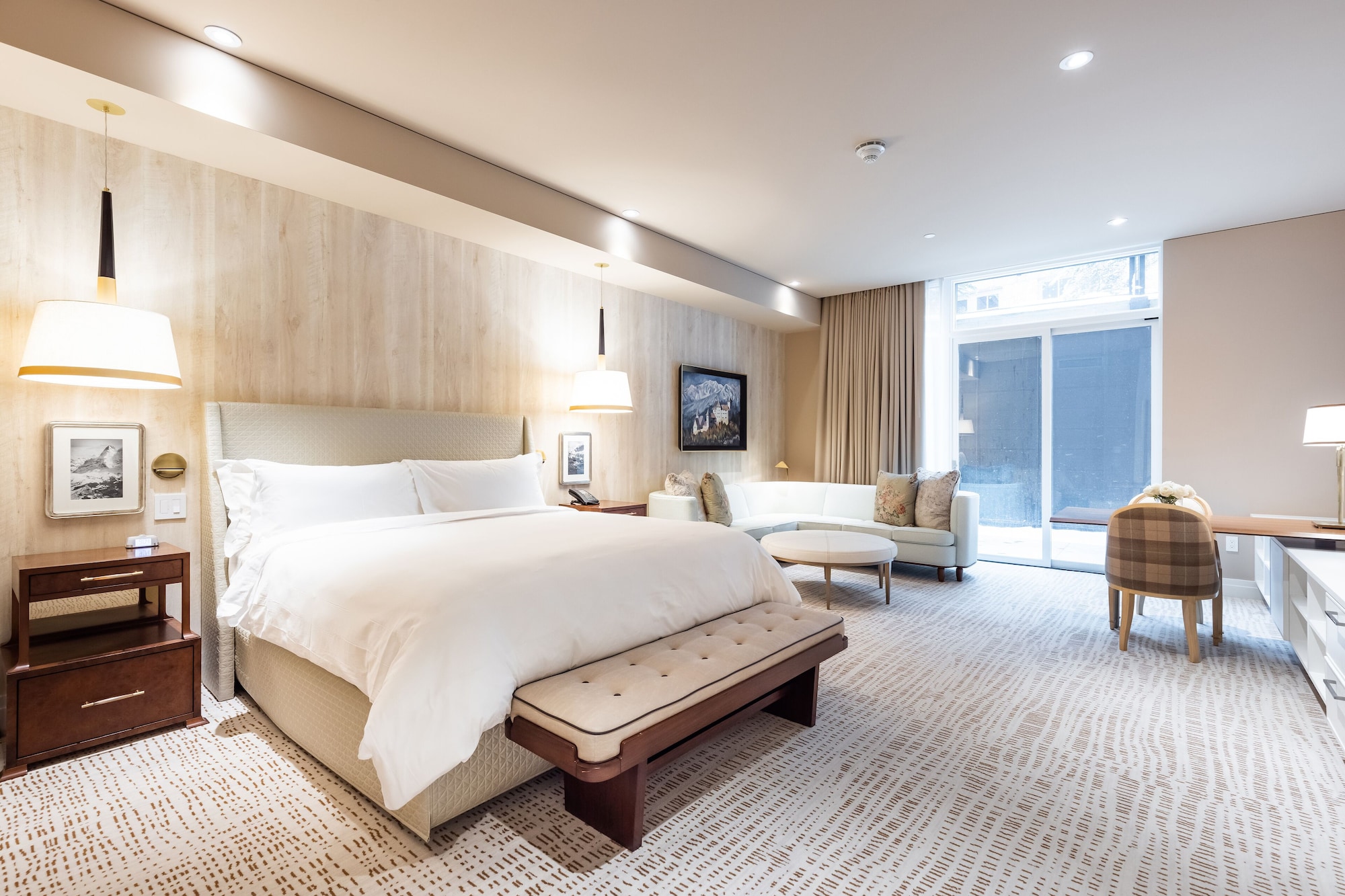 Gold, Studio, Suite, King Bed