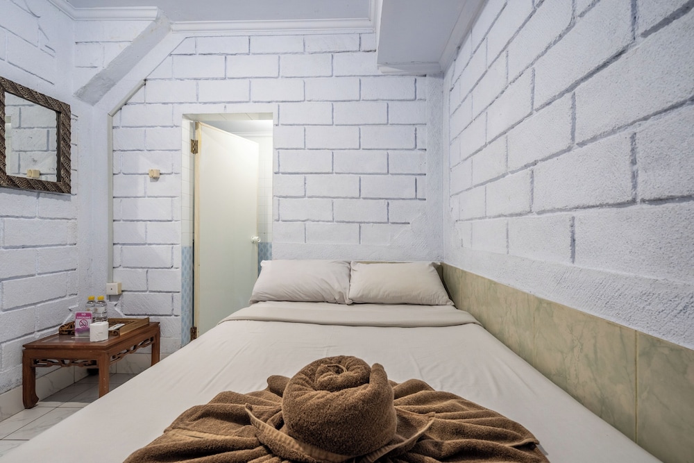 VILARISI HOTEL 36/57