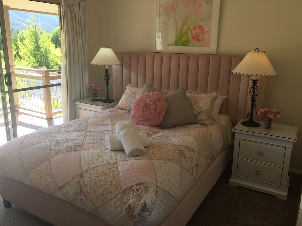 CHESTNUT TREE HOLIDAY APARTMENTS 33/50