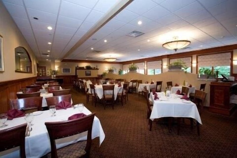 Winnapaug Inn 39/54