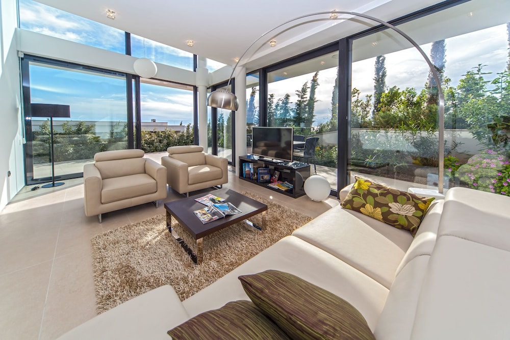 Golden Rays Luxury Apartments 18/50
