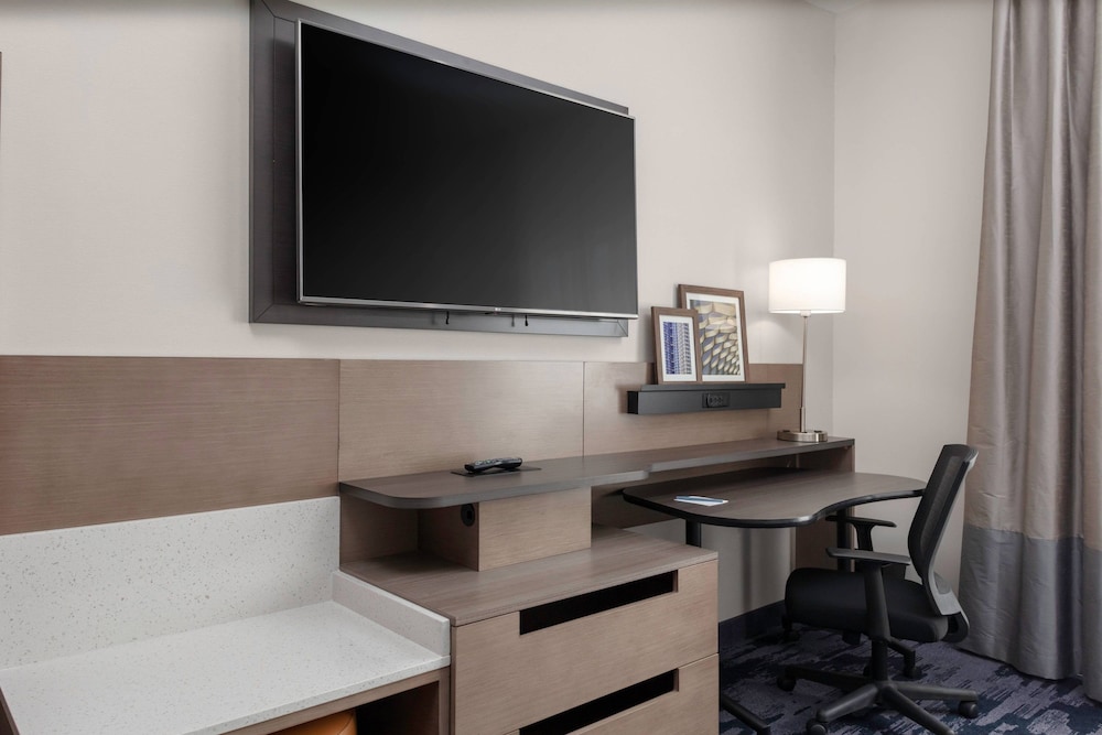 Fairfield Inn and Suites Charlotte Pineville 42/43