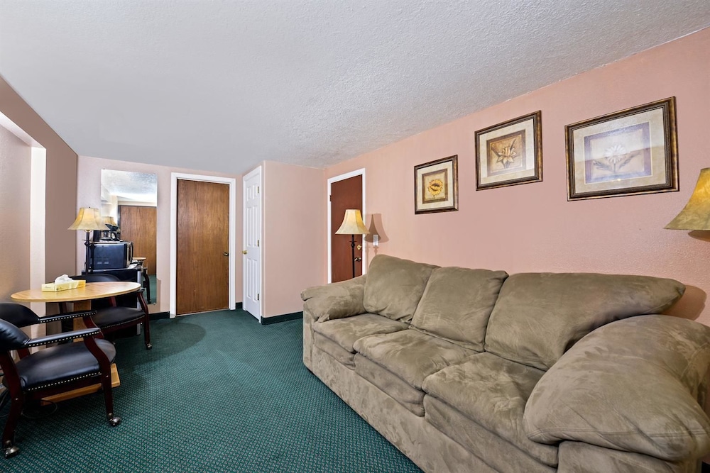 Red Ledges Inn 38/50
