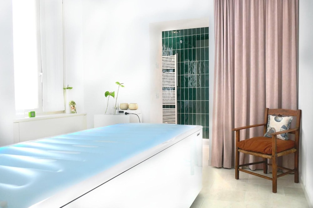 Hotel Regina Adelaide 3/50