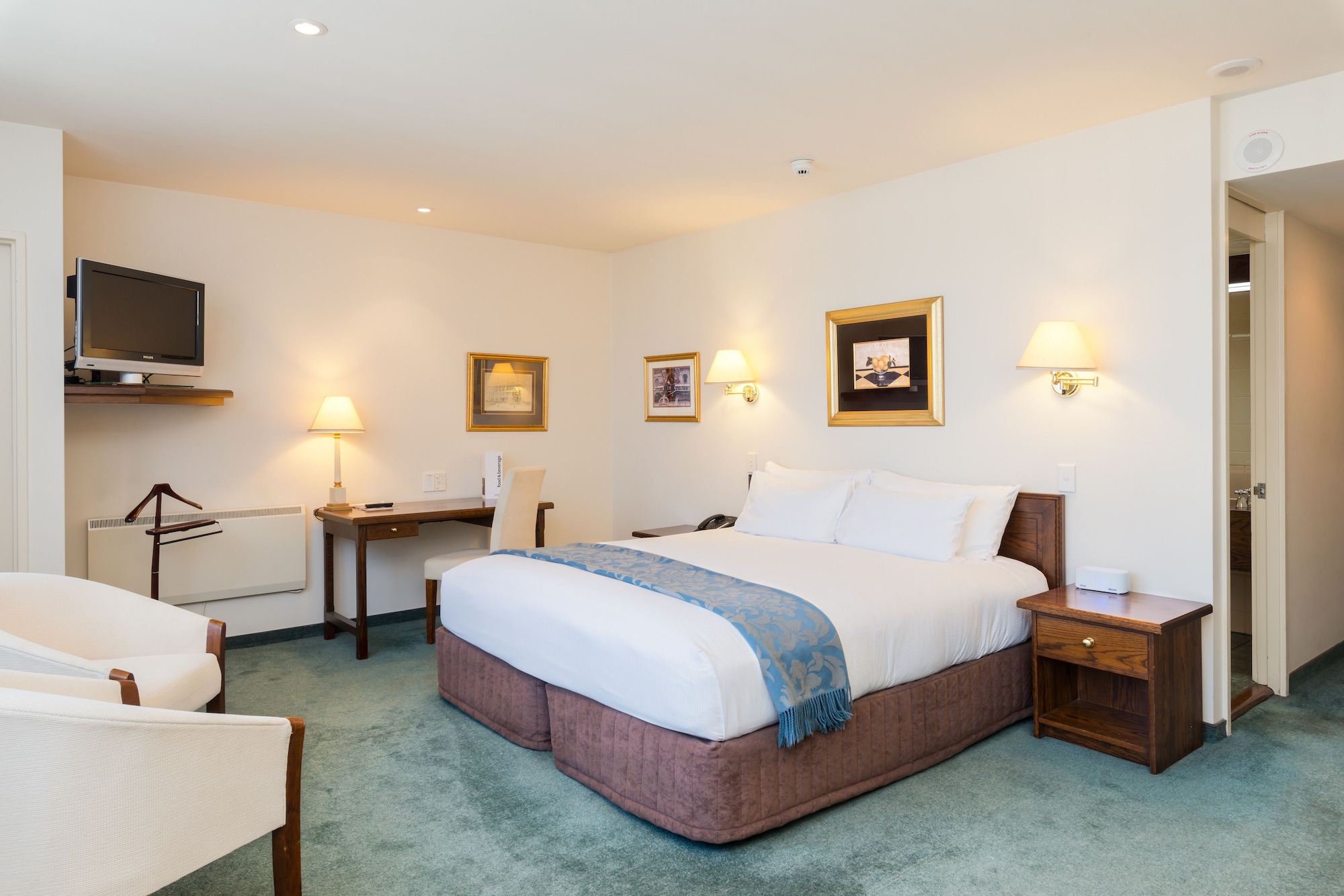 PRESIDENTIAL, SUITE, KING BED